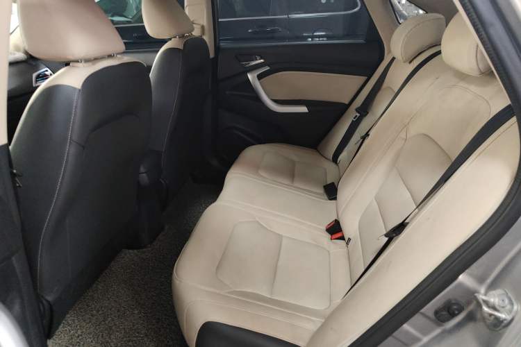 Used CHANGAN Alsvin V7 2016 1.6L Manual Enjoyment Model China V Standard Interior 2