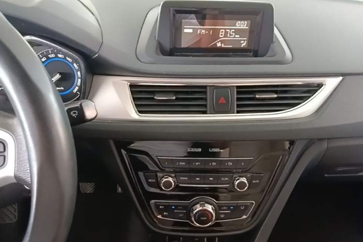 Used CHANGAN Alsvin V7 2016 1.6L Manual LeShang Model China V Standard Audio And AC Panel