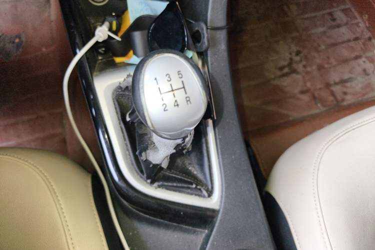 Used CHANGAN Alsvin V7 2016 1.6L Manual Enjoyment Model China IV Standard Gear Lever
