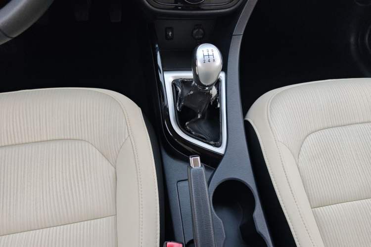 Used CHANGAN Alsvin V7 2016 1.6L Manual LeShang Model China V Standard Gear Lever