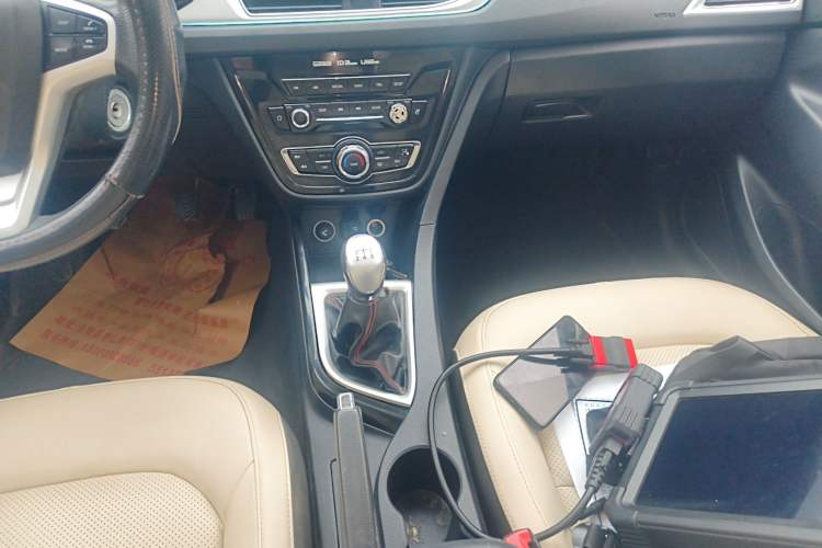 Used CHANGAN Alsvin V7 2016 1.6L Manual Enjoyment Model China V Standard Gear Lever