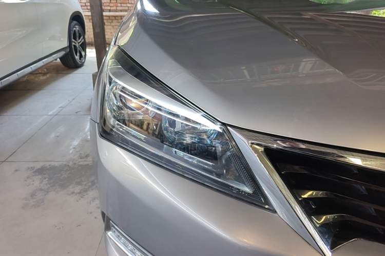 Used CHANGAN Alsvin V7 2016 1.6L Manual Fun Edition China V Standard Right Front Headlight