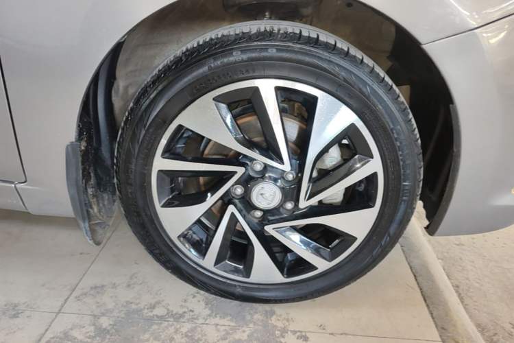 Used CHANGAN Alsvin V7 2016 1.6L Manual Fun Edition China V Standard Right Front Wheel Hub