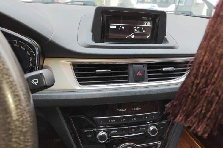 Used CHANGAN Alsvin V7 2016 1.6L Manual LeShang Model China V Standard Audio And AC Panel