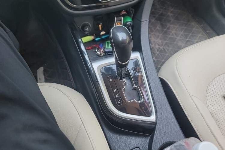 Used CHANGAN Alsvin V7 2016 1.6L Automatic Joyful Model China IV Standard Gear Lever
