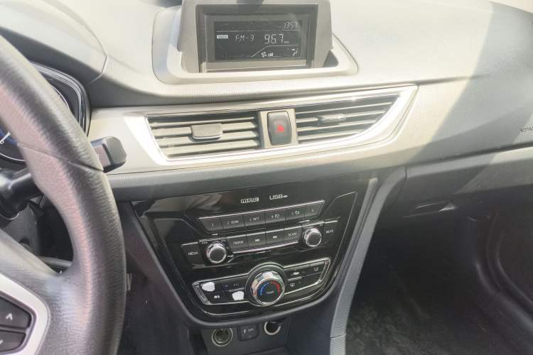 Used CHANGAN Alsvin V7 2016 1.0T Manual Jingchi Elite Model Audio And AC Panel