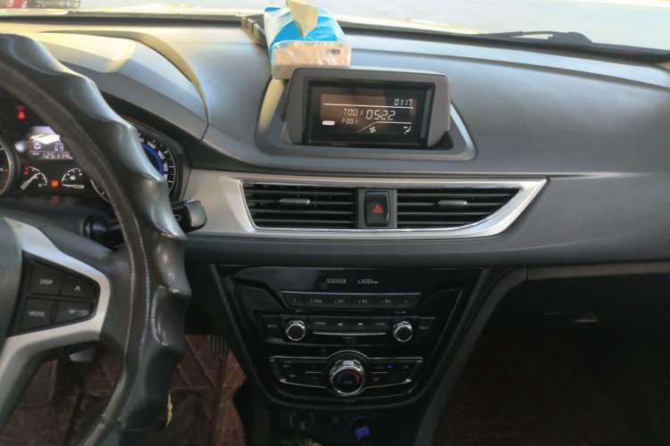 Used CHANGAN Alsvin V7 2016 1.6L Manual LeShang Model China IV Standard Audio And AC Panel