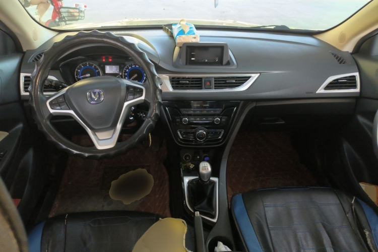 Used CHANGAN Alsvin V7 2016 1.6L Manual LeShang Model China IV Standard Center Console