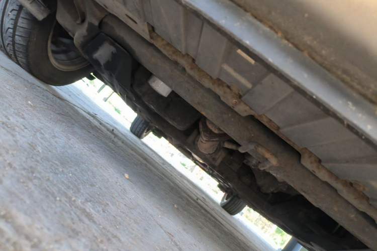 Used CHANGAN Alsvin V7 2016 1.6L Manual LeShang Model China IV Standard Chassis Front