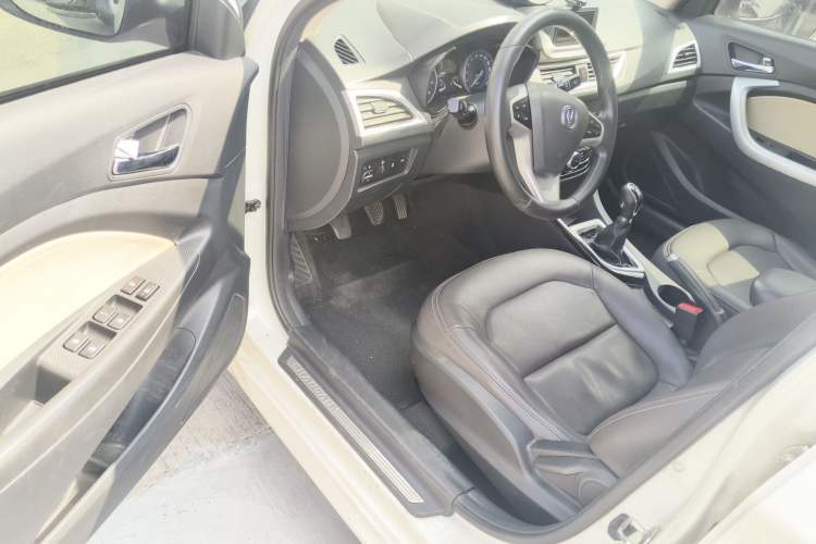 Used CHANGAN Alsvin V7 2016 1.0T Manual Jingchi Elite Model Driver Seat