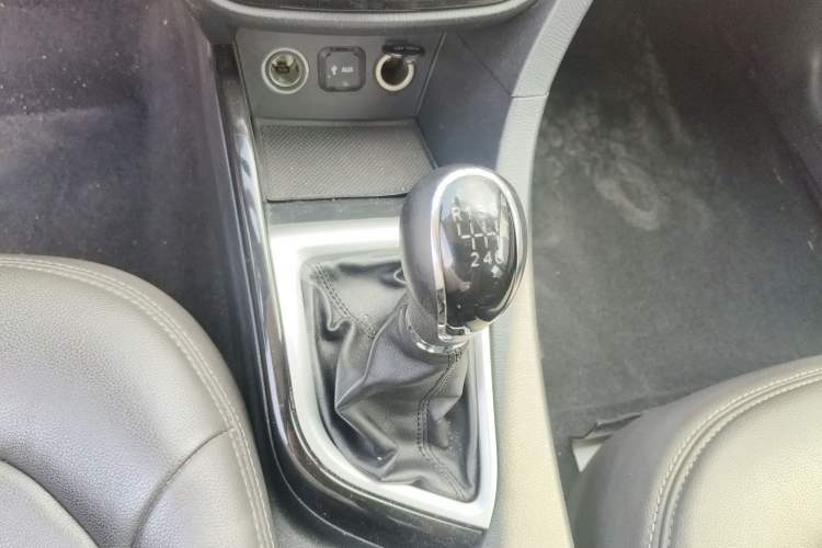 Used CHANGAN Alsvin V7 2016 1.0T Manual Jingchi Elite Model Gear Lever