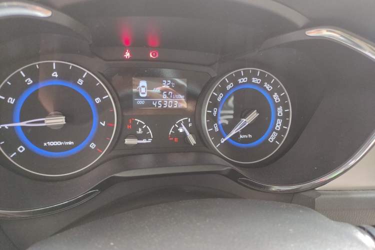 Used CHANGAN Alsvin V7 2016 1.6L Manual LeShang Model China IV Standard Odometer Close Up