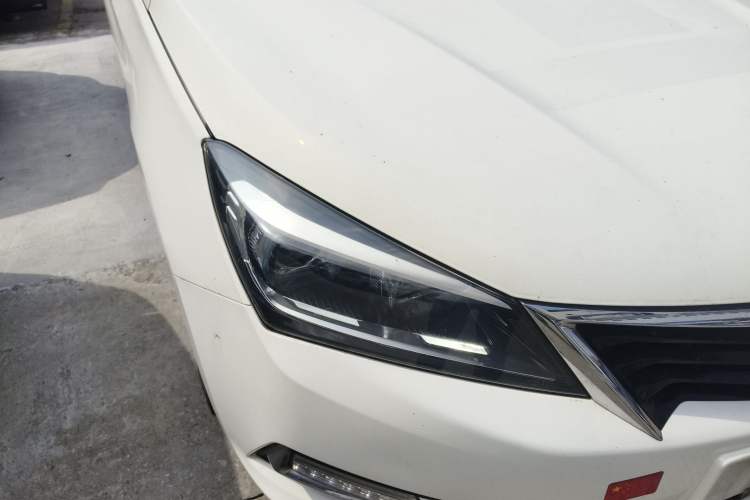 Used CHANGAN Alsvin V7 2016 1.0T Manual Jingchi Elite Model Right Front Headlight
