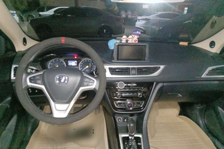 Used CHANGAN Alsvin V7 2016 1.6L Automatic Enjoyment Model China V Standard Center Console