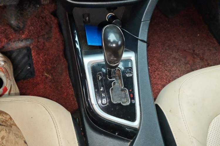 Used CHANGAN Alsvin V7 2016 1.6L Automatic Enjoyment Model China V Standard Gear Lever