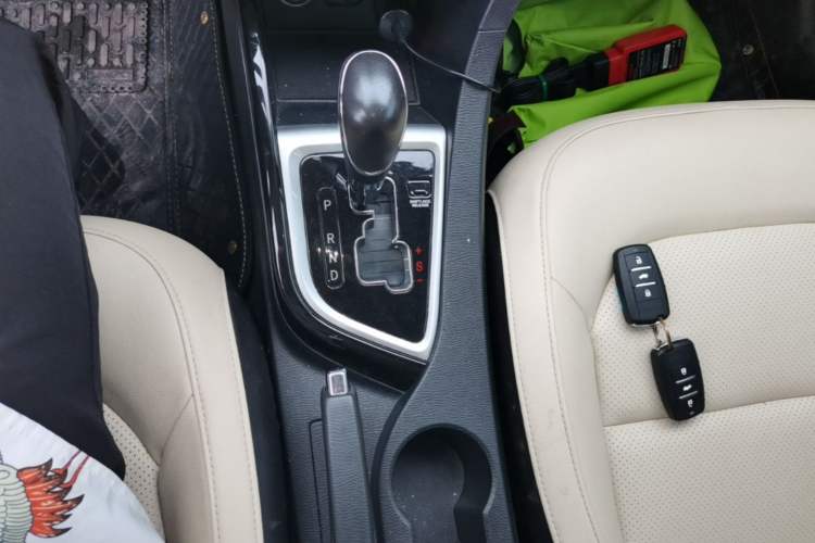 Used CHANGAN Alsvin V7 2016 1.6L Automatic Enjoyment Model China V Standard Gear Lever