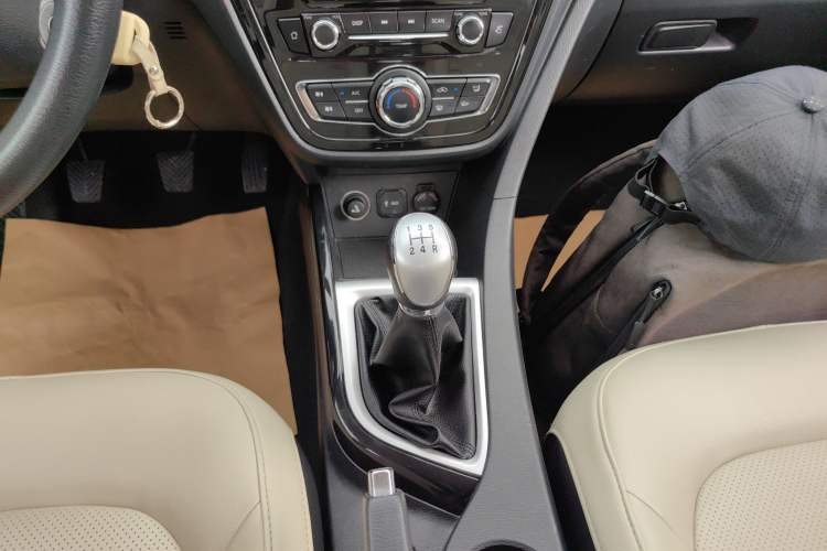 Used CHANGAN Alsvin V7 2016 1.6L Manual Enjoyment Model China V Standard Gear Lever