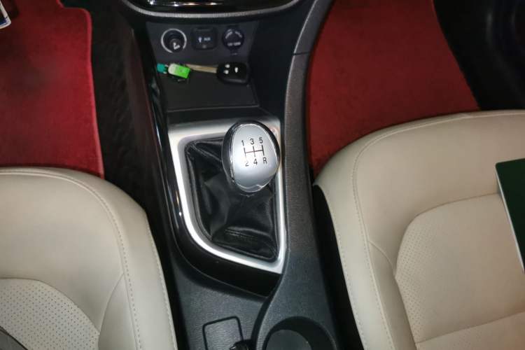 Used CHANGAN Alsvin V7 2016 1.6L Manual Enjoyment Model China IV Standard Gear Lever