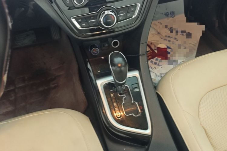 Used CHANGAN Alsvin V7 2016 1.6L Automatic Enjoyment Model China V Standard Gear Lever