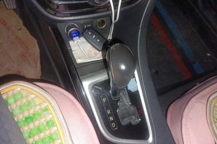 Used CHANGAN Alsvin V7 2016 1.6L Automatic Enjoyment Model China IV Standard Gear Lever