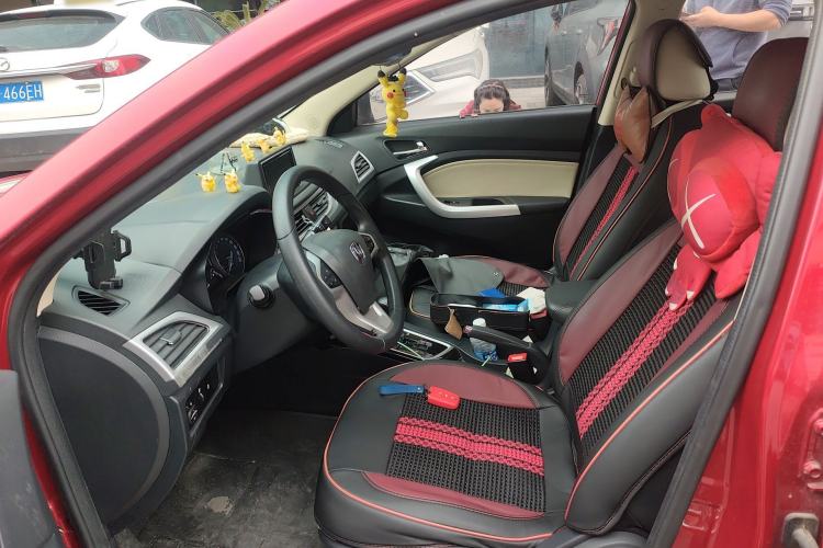 Used CHANGAN Alsvin V7 2016 1.6L Automatic Enjoyment Model China V Standard Interior 3