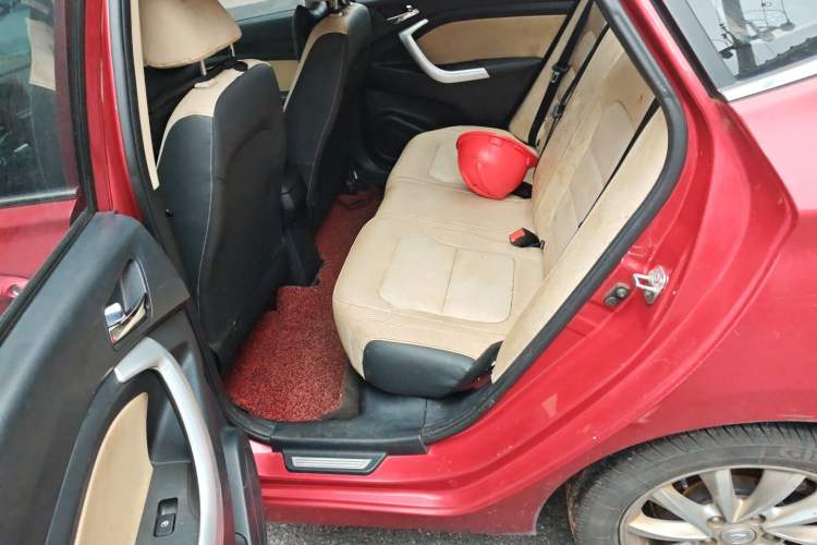 Used CHANGAN Alsvin V7 2016 1.6L Automatic Enjoyment Model China V Standard Interior 4