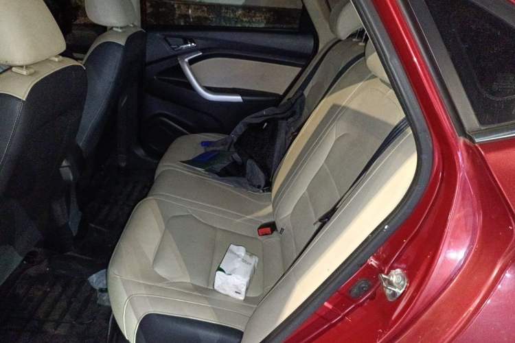 Used CHANGAN Alsvin V7 2016 1.6L Automatic Enjoyment Model China V Standard Left Rear Seat