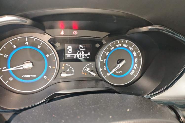 Used CHANGAN Alsvin V7 2016 1.6L Manual LeShang Model China V Standard Odometer Close Up