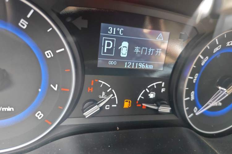 Used CHANGAN Alsvin V7 2016 1.6L Automatic Enjoyment Model China V Standard Odometer Close Up