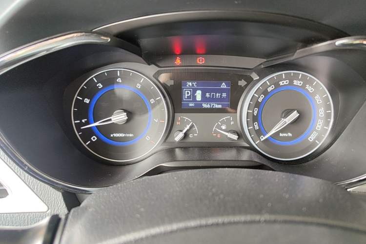 Used CHANGAN Alsvin V7 2016 1.6L Automatic Enjoyment Model China V Standard Odometer Close Up