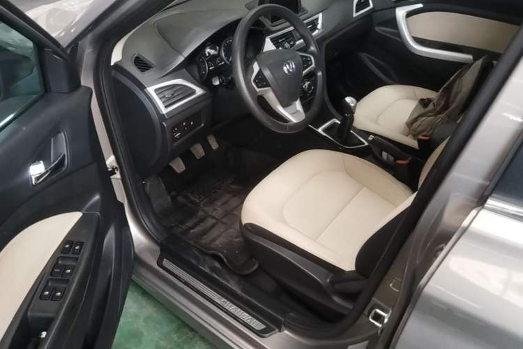 Used CHANGAN Alsvin V7 2016 1.6L Manual Enjoyment Model China V Standard Driver Seat