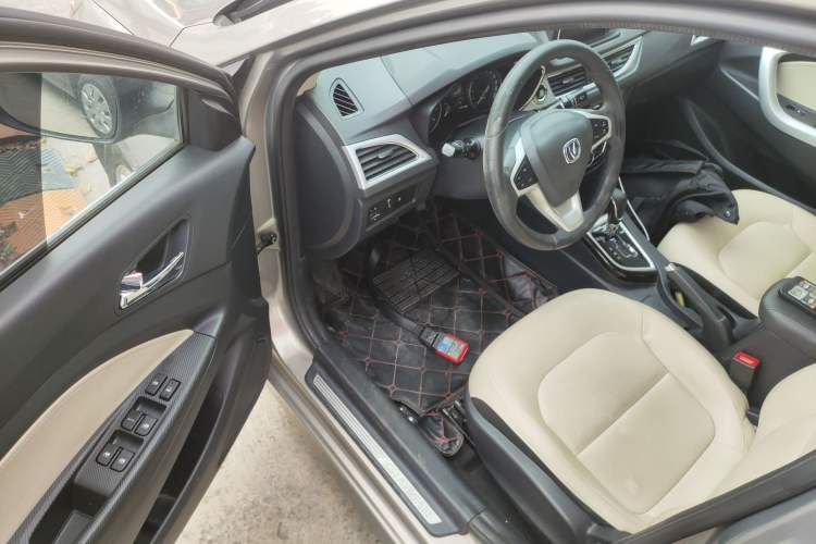 Used CHANGAN Alsvin V7 2016 1.6L Automatic Enjoyment Model China V Standard Interior 3