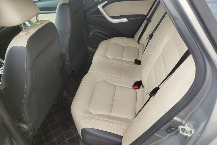 Used CHANGAN Alsvin V7 2016 1.6L Automatic Enjoyment Model China V Standard Interior 4