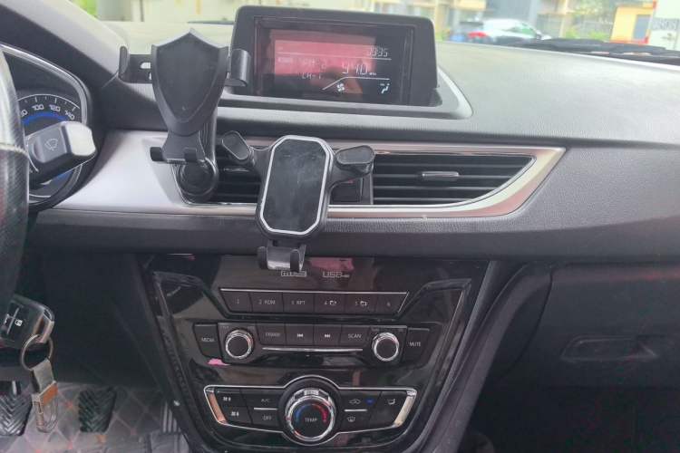 Used CHANGAN Alsvin V7 2016 1.6L Manual LeShang Model China V Standard Audio And AC Panel
