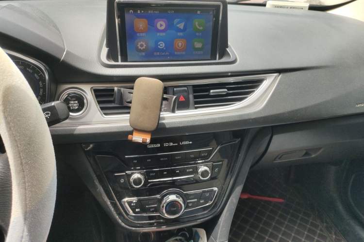 Used CHANGAN Alsvin V7 2016 1.6L Automatic Enjoyment Model China V Standard Audio And AC Panel
