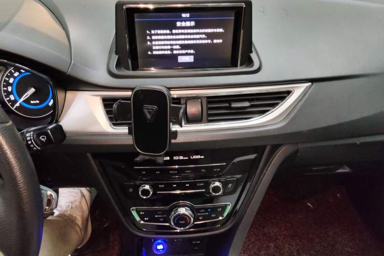 Used CHANGAN Alsvin V7 2016 1.6L Manual Enjoyment Model China V Standard Audio And AC Panel