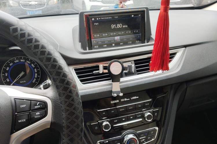 Used CHANGAN Alsvin V7 2016 1.6L Automatic Fun Model China IV Standard Audio And AC Panel