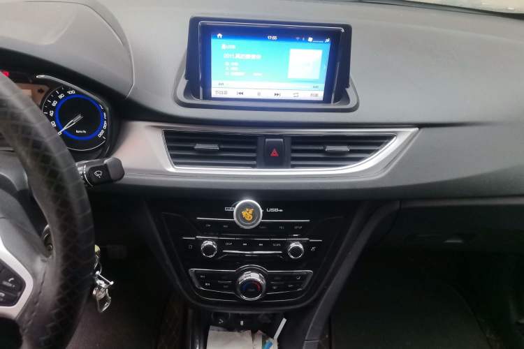 Used CHANGAN Alsvin V7 2016 1.6L Manual Enjoyment Model China V Standard Audio And AC Panel
