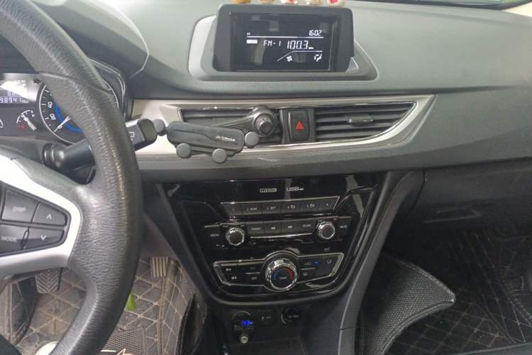 Used CHANGAN Alsvin V7 2016 1.6L Manual LeShang Model China V Standard Audio And AC Panel