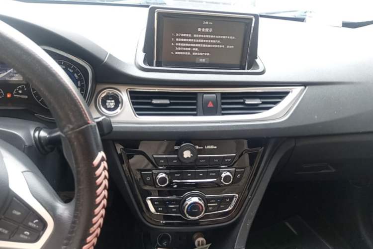 Used CHANGAN Alsvin V7 2016 1.6L Automatic Enjoyment Model China V Standard Audio And AC Panel