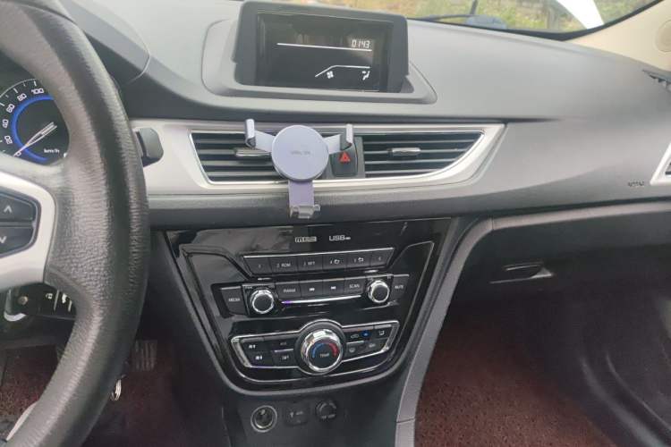 Used CHANGAN Alsvin V7 2016 1.6L Manual Joyride Model China V Standard Audio And AC Panel
