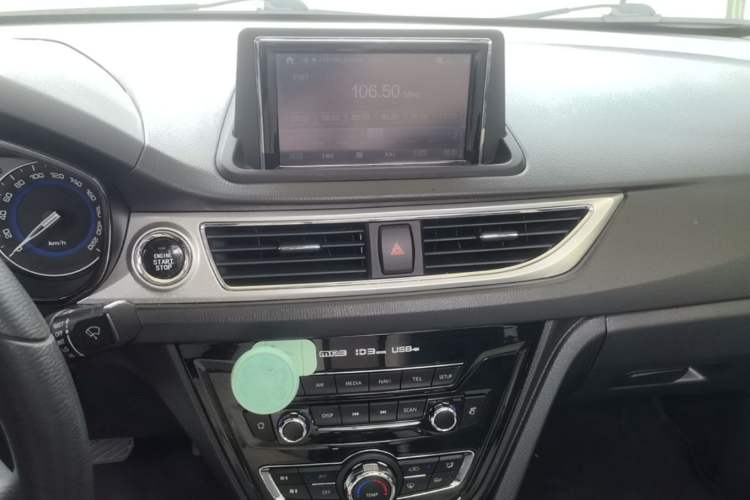 Used CHANGAN Alsvin V7 2016 1.6L Automatic Enjoyment Model China V Standard Audio And AC Panel