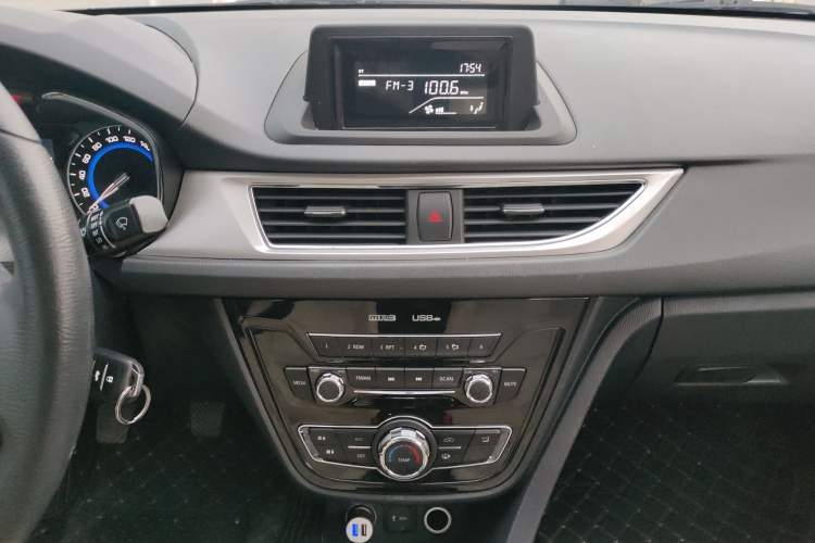 Used CHANGAN Alsvin V7 2016 1.6L Manual LeShang Model China V Standard Audio And AC Panel