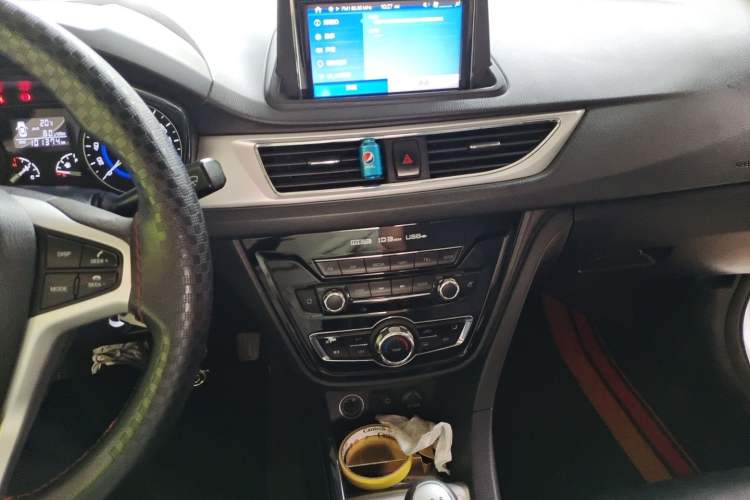 Used CHANGAN Alsvin V7 2016 1.6L Manual Enjoyment Model China V Standard Audio And AC Panel