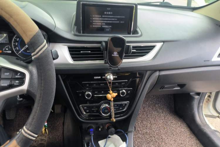 Used CHANGAN Alsvin V7 2016 1.6L Manual Enjoyment Model China IV Standard Audio And AC Panel