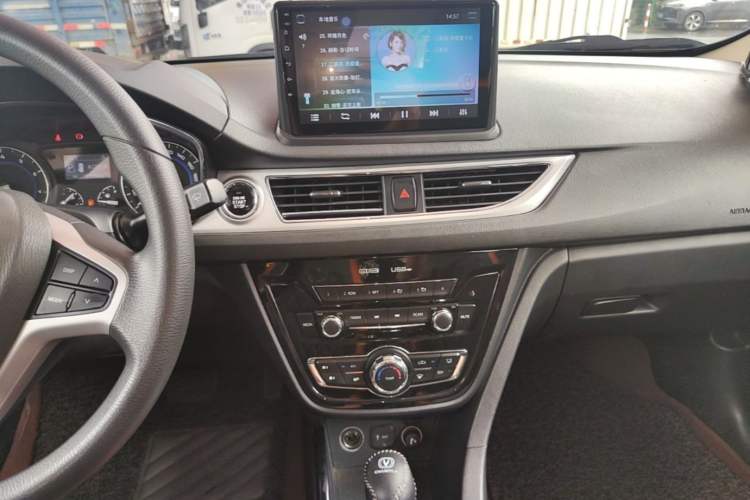 Used CHANGAN Alsvin V7 2016 1.6L Automatic Joyful Model China V Standard Audio And AC Panel