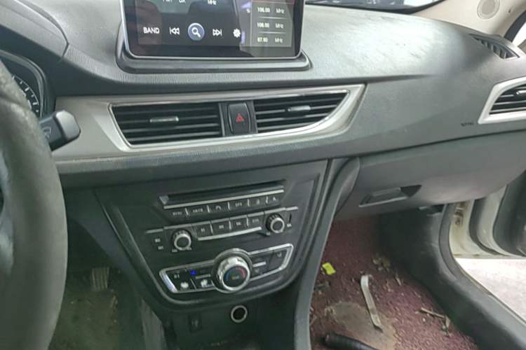 Used CHANGAN Alsvin V7 2016 1.6L Manual LeShang Model China V Standard Audio And AC Panel