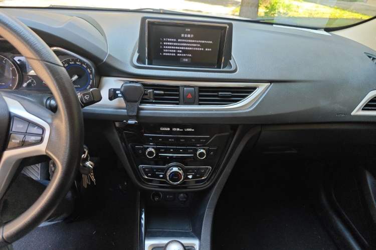 Used CHANGAN Alsvin V7 2016 1.6L Manual Enjoyment Model China V Standard Audio And AC Panel