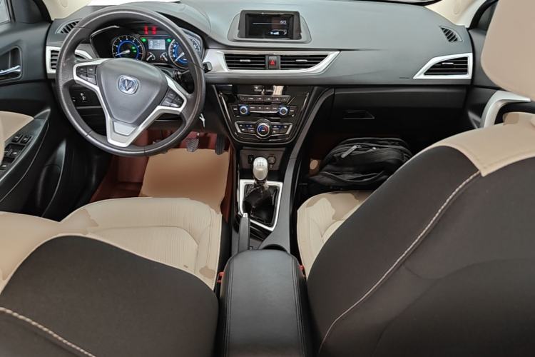 Used CHANGAN Alsvin V7 2016 1.6L Manual LeShang Model China V Standard Center Console