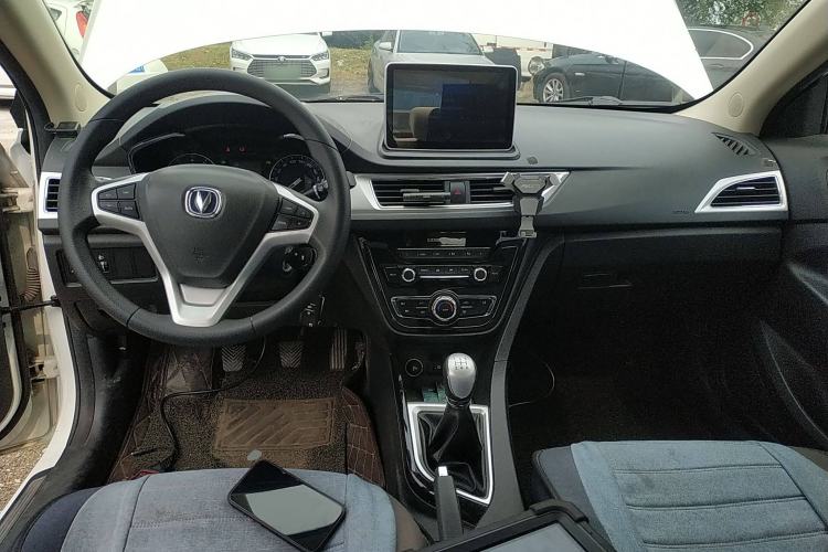 Used CHANGAN Alsvin V7 2016 1.6L Manual LeShang Model China V Standard Center Console